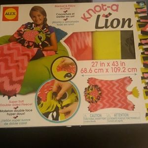 Knot-a-Lion DIY pillow/blanket